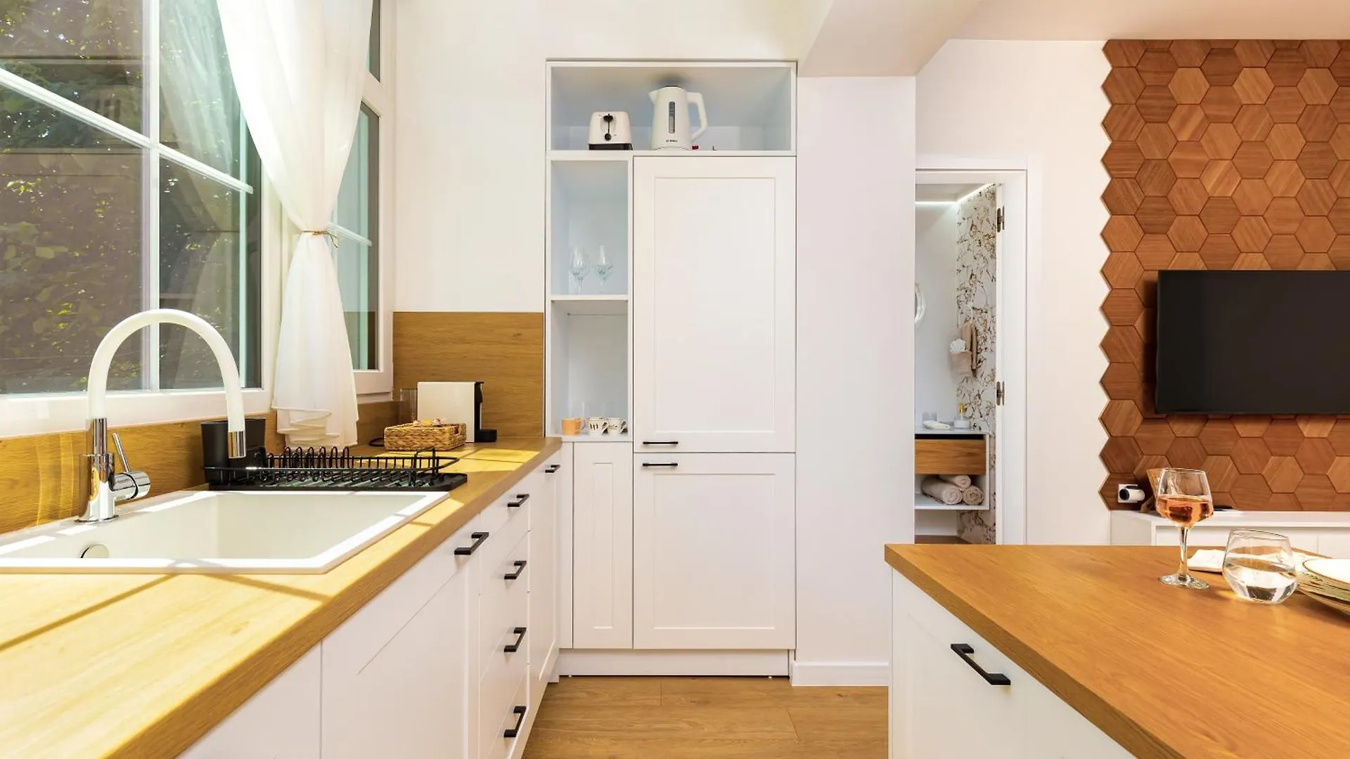 Happy People Plovdiv 1-Bd Apartment - White By Flat Mаnager 0*,